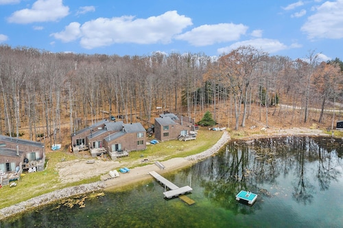 Serene Northern Michigan 3-bedroom townhome near Boyne Mountain and Gaylord