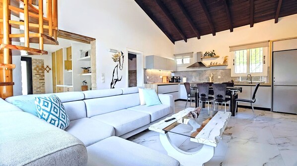 Smart TV, fireplace, books - Private Pool Villa + Guesthouse | 25min  Corfu Old Town • 8yr Host • New on Vrbo (Gastouri)