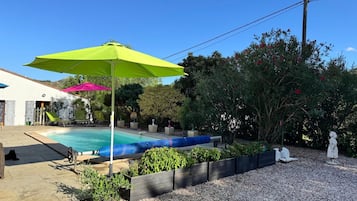 Casa | Piscina | Una piscina cubierta, una piscina al aire libre