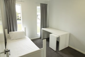 Appartement | 4 chambres, espace de travail pour ordinateur portable, draps fournis