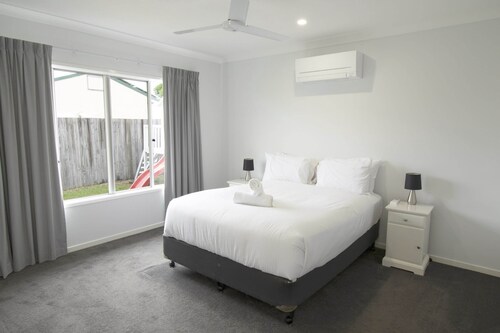 Spacious 4-bed House in Leafy Plainland