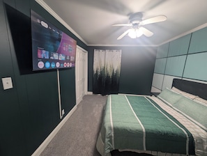 5 bedrooms, iron/ironing board, free WiFi, bed sheets