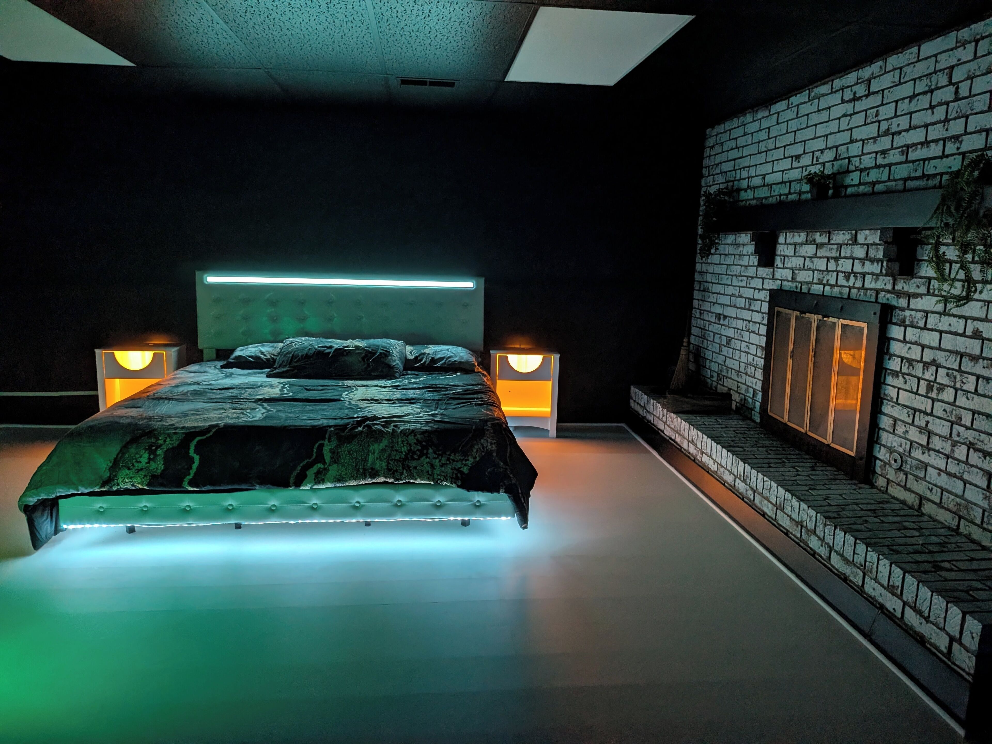 5 bedrooms, iron/ironing board, free WiFi, bed sheets