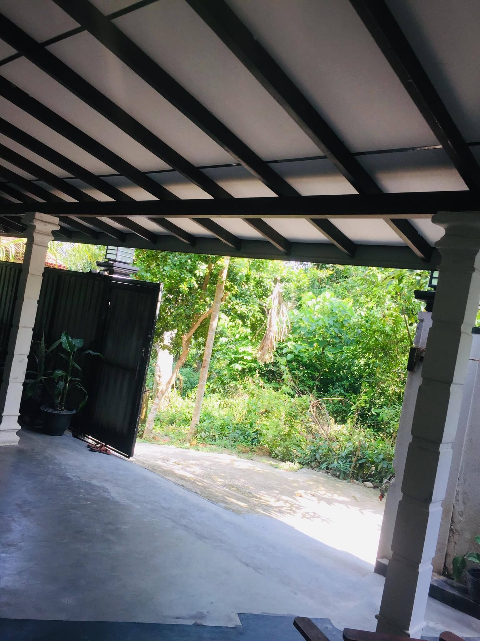 Check-in/check-out kiosk