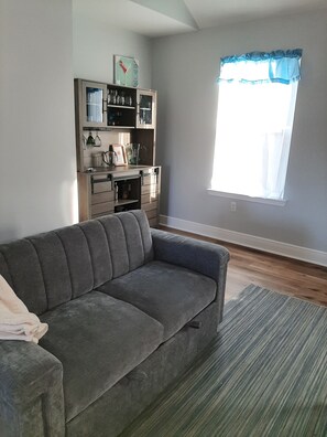 Living area - Brand new construction 2-bedroom house with AC in charming Waveland (Waveland)