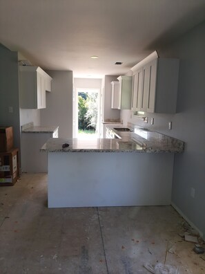 Private kitchen - Brand new construction 2-bedroom house with AC in charming Waveland (Waveland)