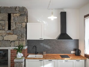 Fridge, microwave, dishwasher, cookware/dishes/utensils - Casa di Giò by Interhome (Casale Corte Cerro)