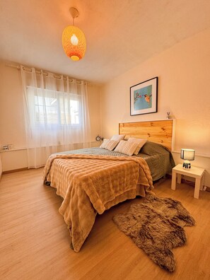 1 chambre, fer et planche à repasser, Wi-Fi, draps fournis