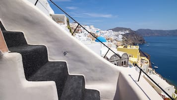 Aether Suite with Caldera View & Outdoor Jetted Tub | Terrasse/Patio