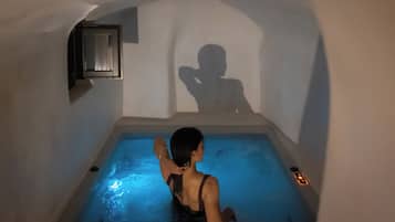 Aether Suite with Caldera View & Outdoor Jetted Tub | Terrace/patio