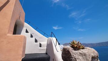 Aether Suite with Caldera View & Outdoor Jetted Tub | Eksterior