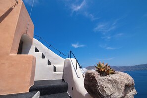 Aether Suite with Caldera View & Outdoor Jetted Tub | 外觀