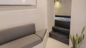 Altheda Suite with Indoor Jetted Tub | Oleskelualue