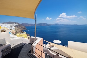 Aether Suite with Caldera View & Outdoor Jetted Tub | Terrace/patio - One of One Suites (Santorini)