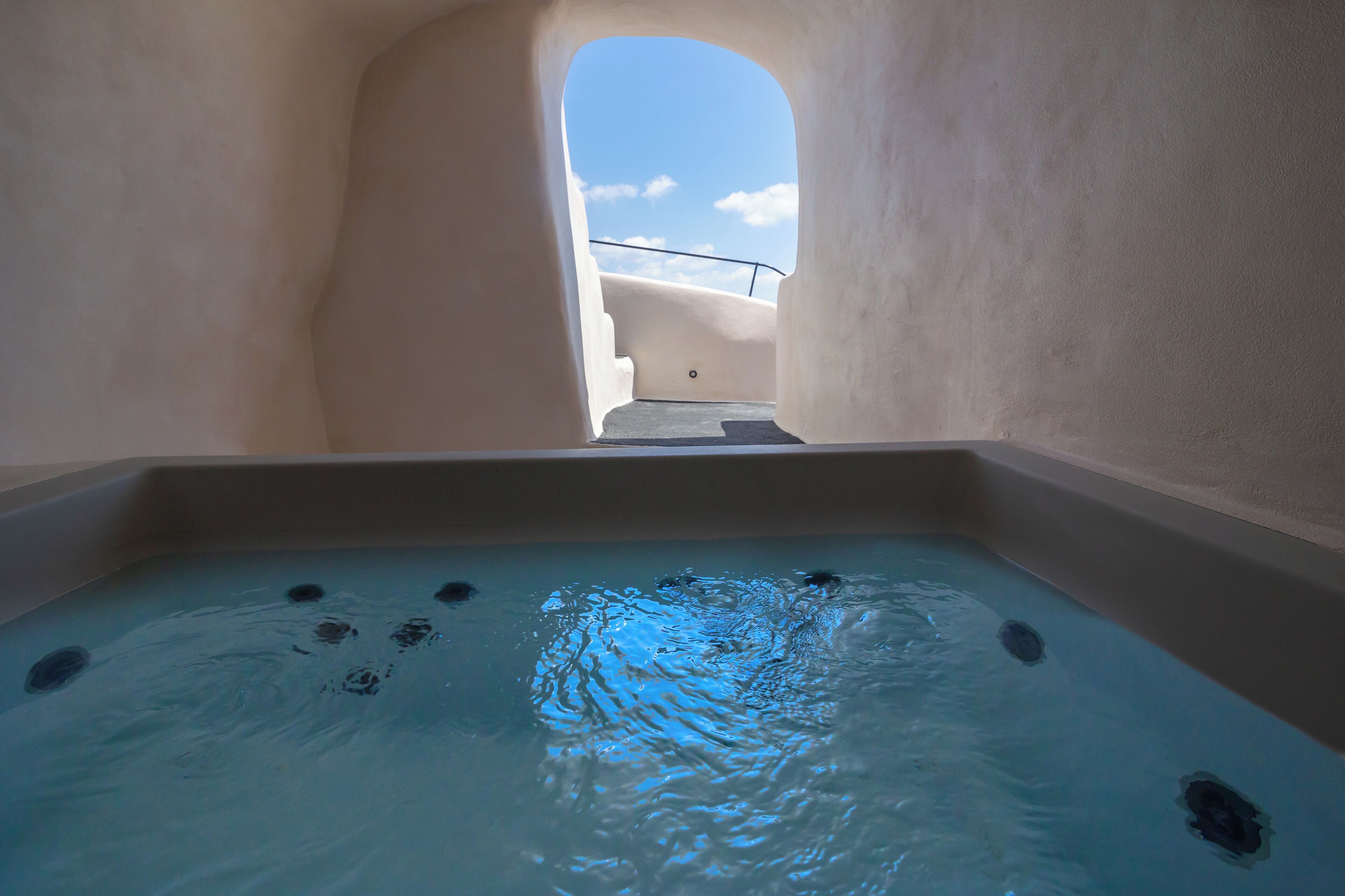 Aether Suite with Caldera View & Outdoor Jetted Tub | ลานระเบียง/นอกชาน