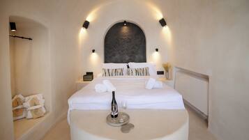 Aether Suite with Caldera View & Outdoor Jetted Tub | Ilmainen Wi-Fi