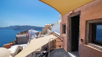 Aether Suite with Caldera View & Outdoor Jetted Tub | 露台/庭院