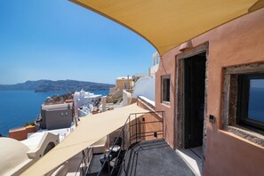 Aether Suite with Caldera View & Outdoor Jetted Tub | Terrace/patio - One of One Suites (Santorini)