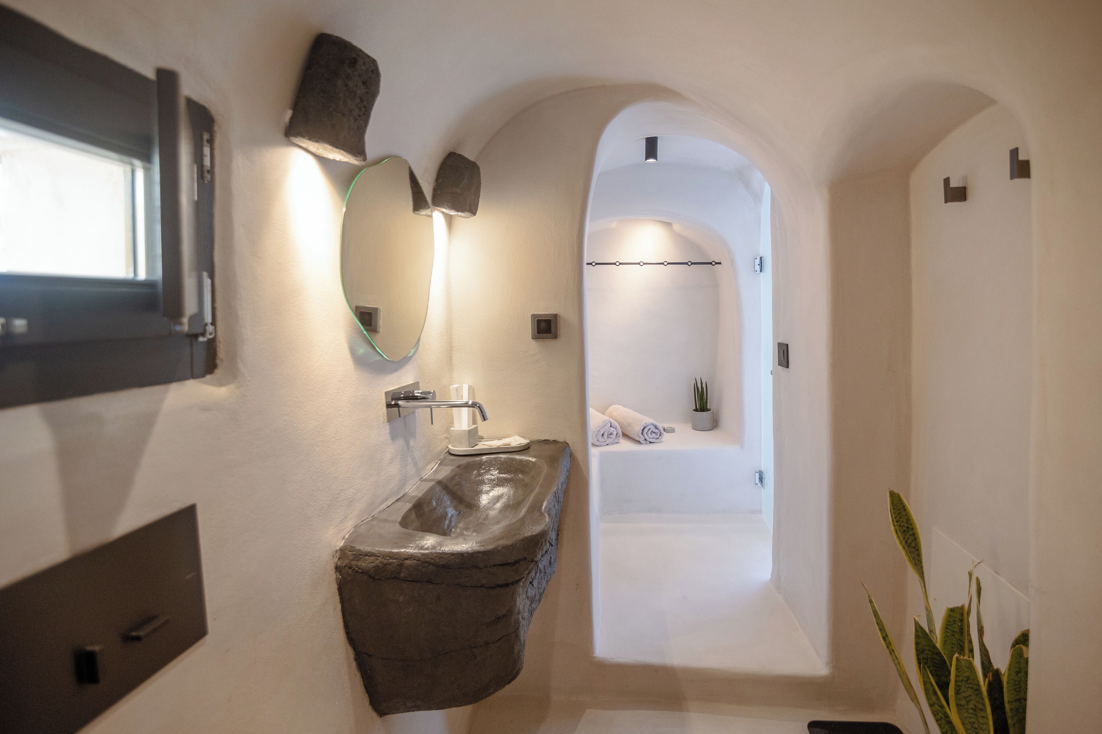 Aether Suite with Caldera View & Outdoor Jetted Tub | Bathroom | Shower, free toiletries, hair dryer, towels
