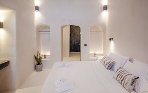 Altheda Suite with Indoor Jetted Tub | 免費無線上網、床單
