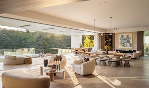 Villa Luxe, plusieurs lits, accès piscine, vue océan (Stradella Mansion) | Restauration