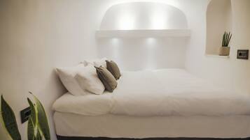 Villa panorámica, vista al mar | Caja de seguridad en la habitación y insonorización