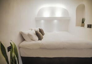 Villa panorámica, vista al mar | Caja de seguridad en la habitación y insonorización 