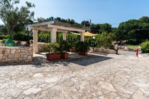 Property grounds - Trullo del Melograno by BarbarHouse (Fasano)