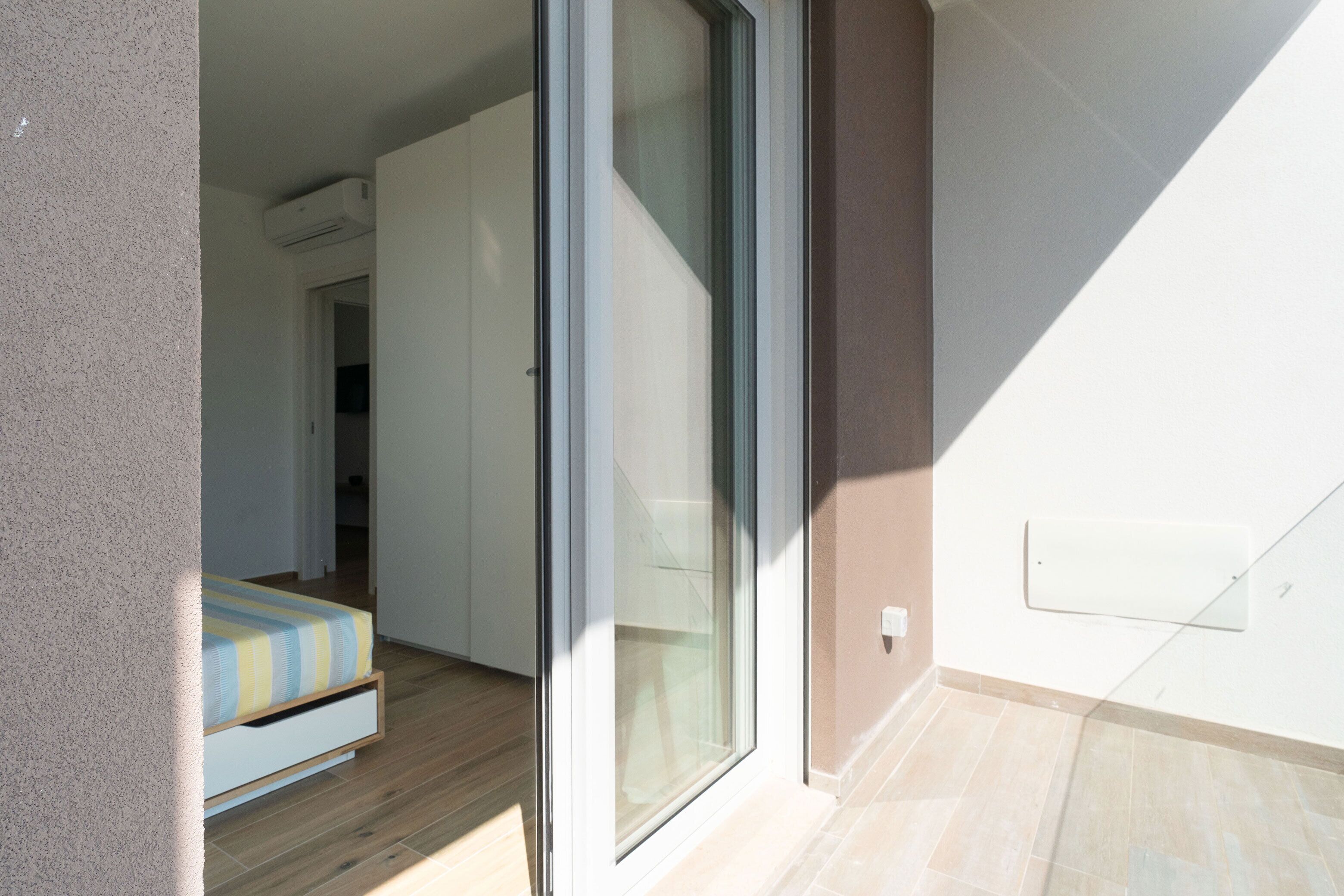 Fer et planche à repasser, accès Internet