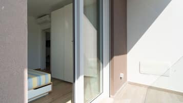 Fer et planche à repasser, accès Internet