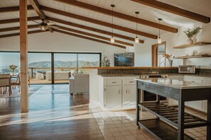 Interior - Zen House by Yosemite w/ Sauna, Hot tub, King Beds & Views (Mariposa)