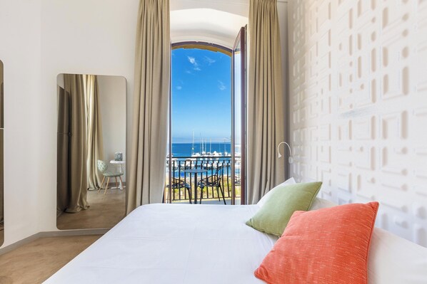 Internet, bed sheets