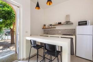 Réfrigérateur, micro-ondes, lave-vaisselle