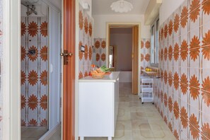 Interior - Casina Gigina by BarbarHouse (Torre Specchia Ruggeri)