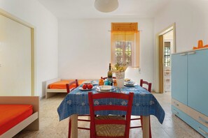 Dining - Casina Gigina by BarbarHouse (Torre Specchia Ruggeri)