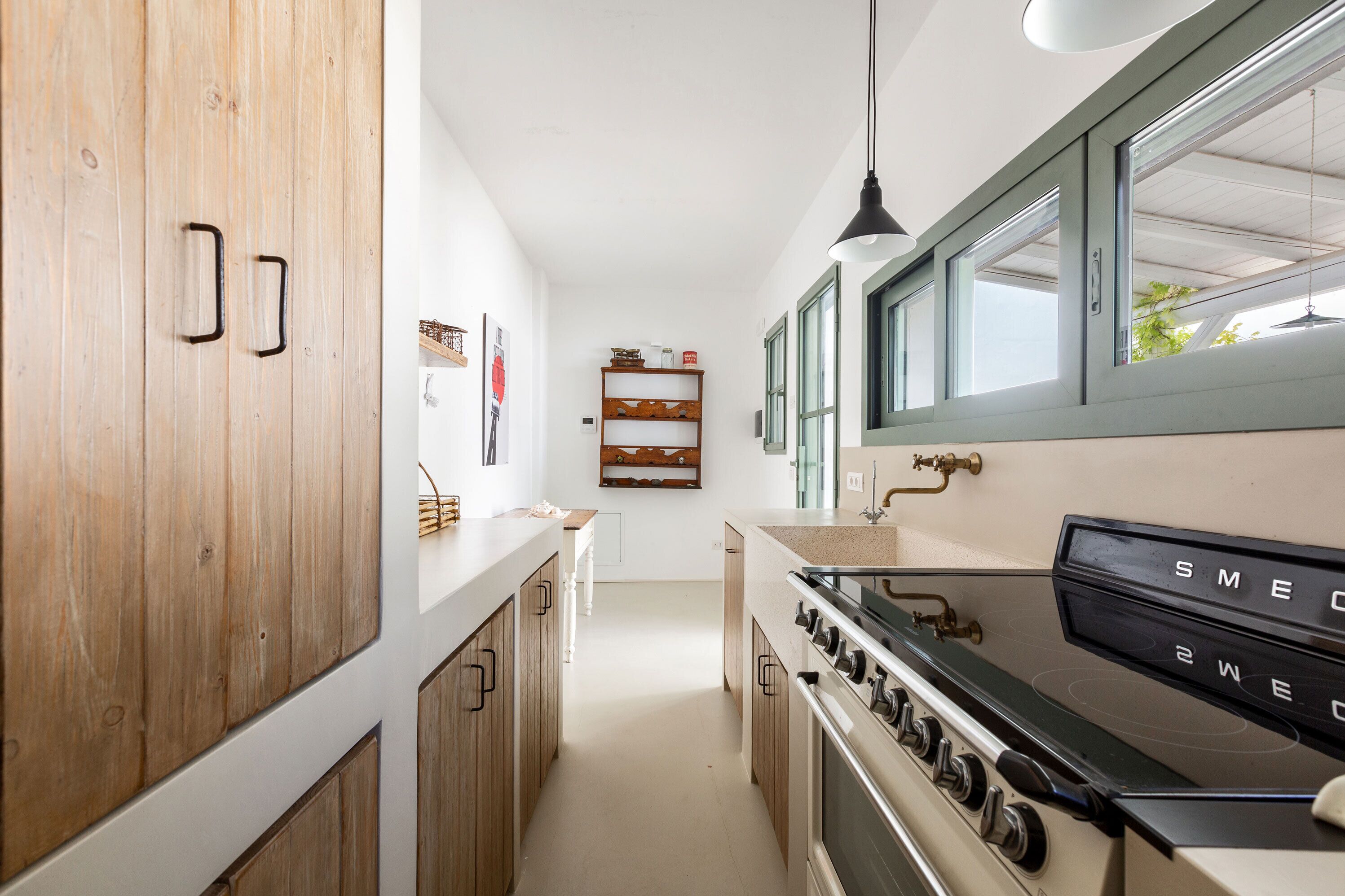 Frigorifero, forno, piano cottura, lavastoviglie