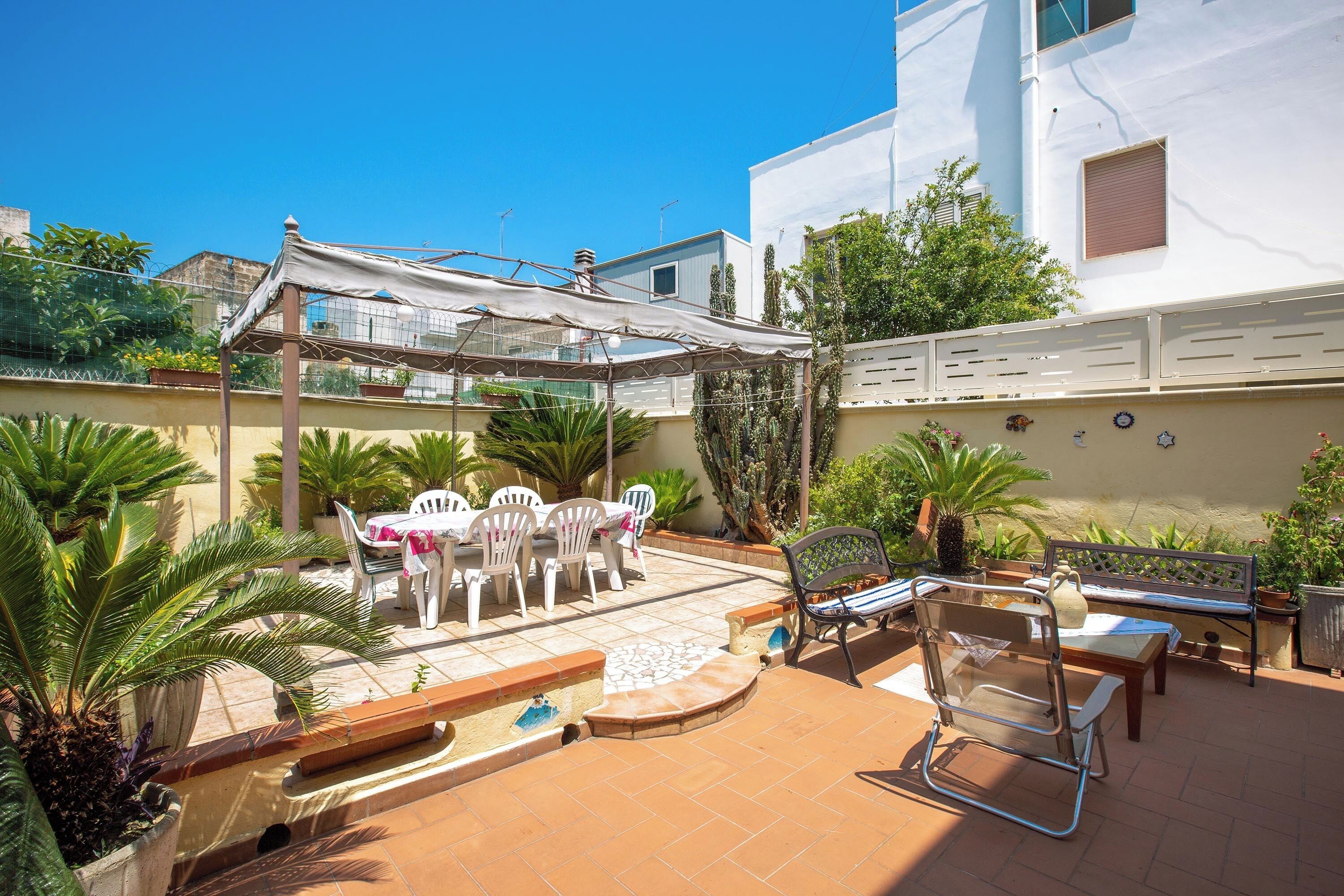 屋外ダ イニングエリア