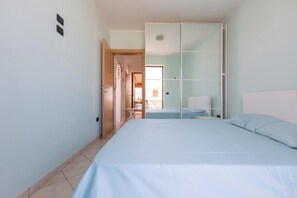 Fer et planche à repasser