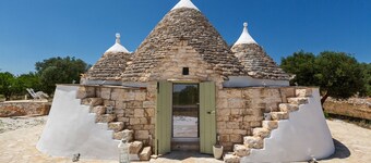 Trullo Parthenope by Perle di Puglia