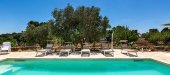 Trullo Parthenope by Perle di Puglia