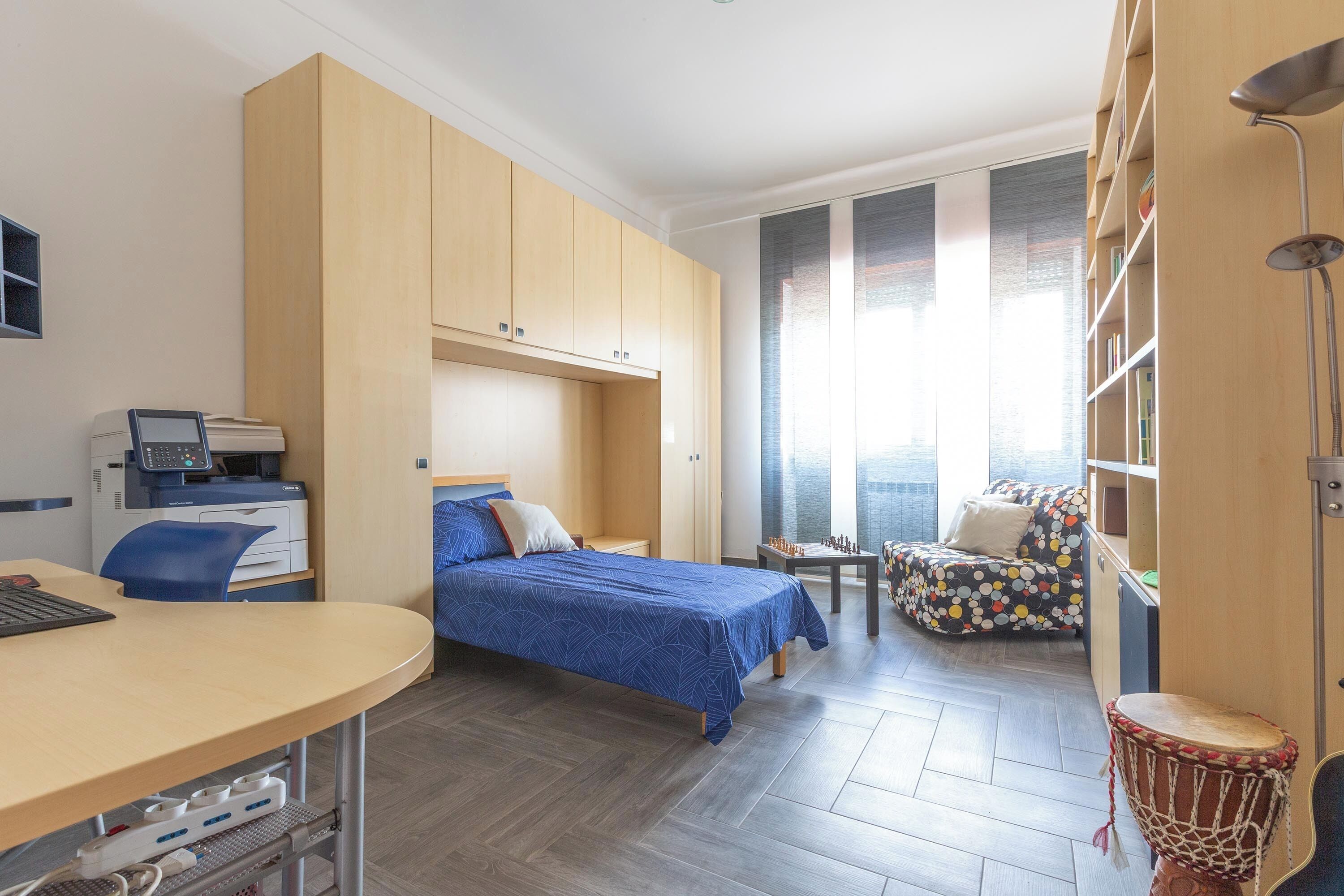 Fer et planche à repasser, accès Internet