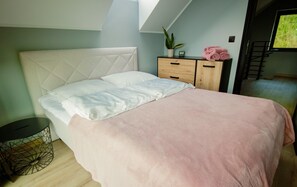 Casa | 4 quartos, individualmente mobiliados, roupa de cama