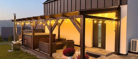 House | Terrace/patio