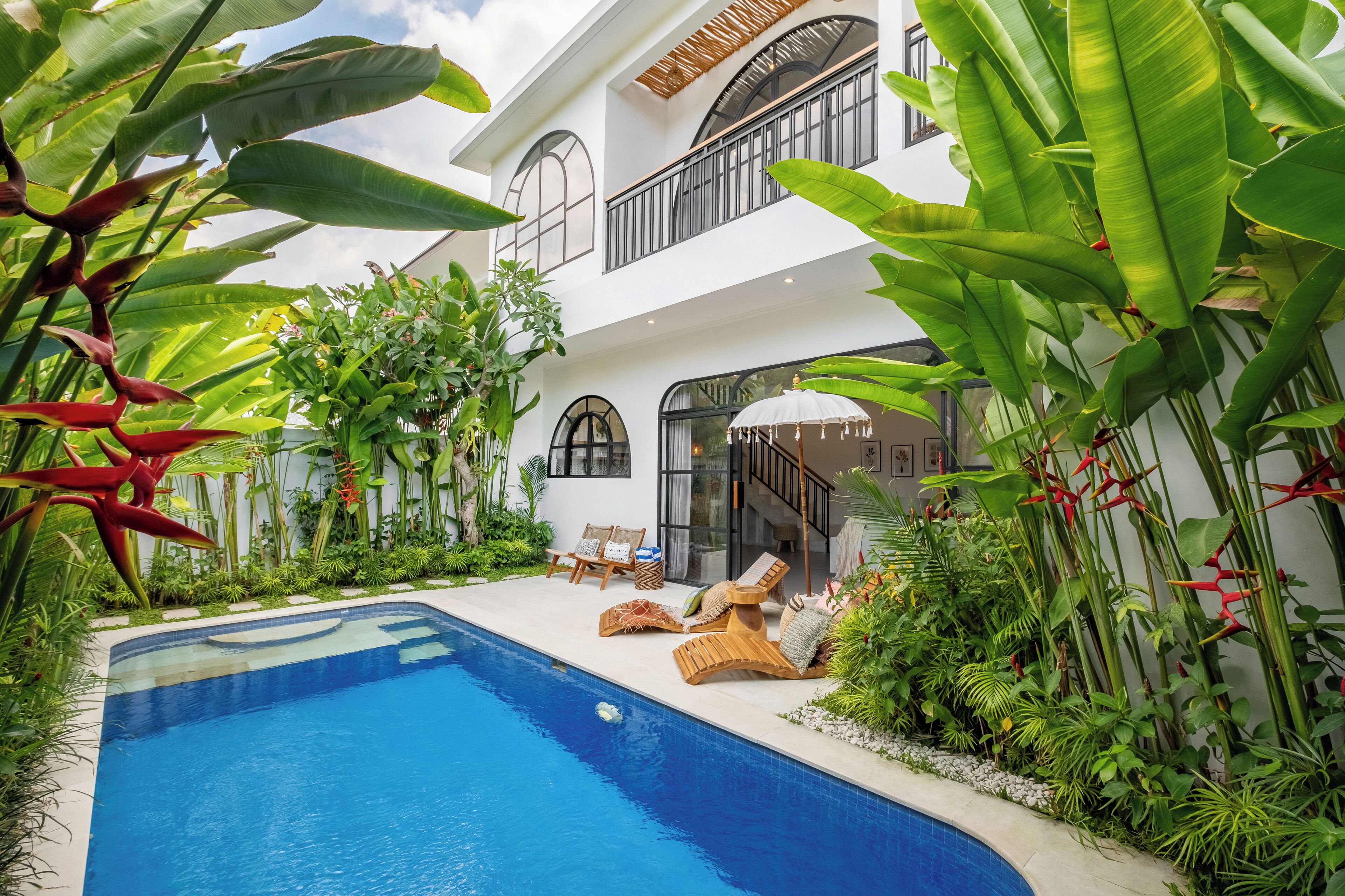 Villa de lujo, patio, vistas a la piscina | Ropa de cama de alta calidad, caja fuerte, cortinas opacas