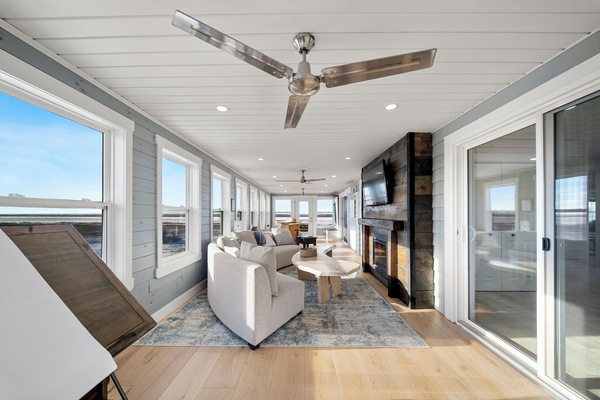 A cozy sitting and office area on the main level for comfort and convenience.