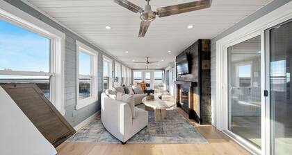 Beachfront, sandbar, 8p sauna, pickleball court, 6BR, outdoor kitchen and more