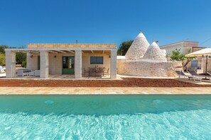 Pool - Trullo Bianca Luna by BarbarHouse (Ostuni)