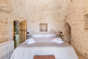 Interior - Trullo Bianca Luna by BarbarHouse (Ostuni)