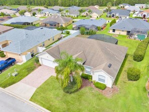 Exterior - 4BR Home with West Facing Pool and Game Room Near Disney & Shopping (Davenport)
