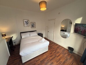 Business Double Room, Shared Bathroom - Valnay Stays (London)